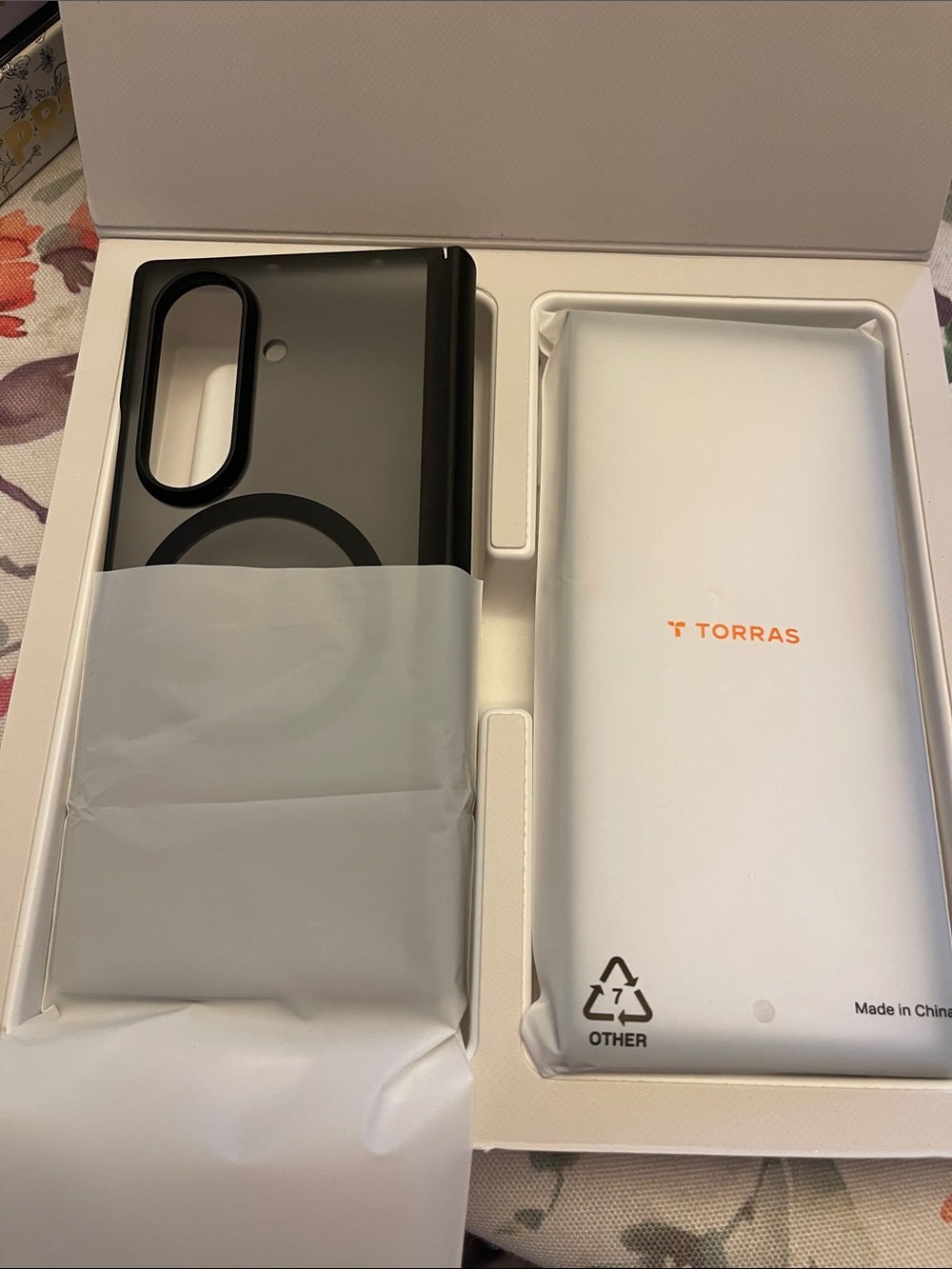 Torras- Galaxy Fold 8 Case - Black